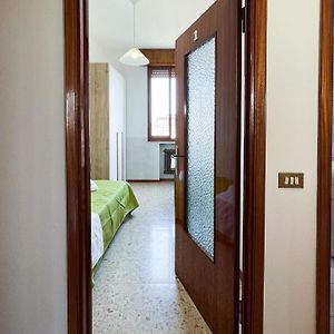 Camera con letto king size