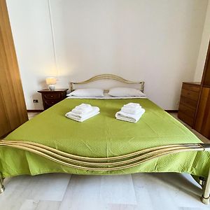 Camera con letto king size